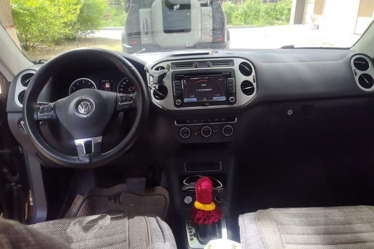 Used Volkswagen Tiguan 2015 1.8TSI Automatic Two-Wheel Drive Luxury Model Center Console