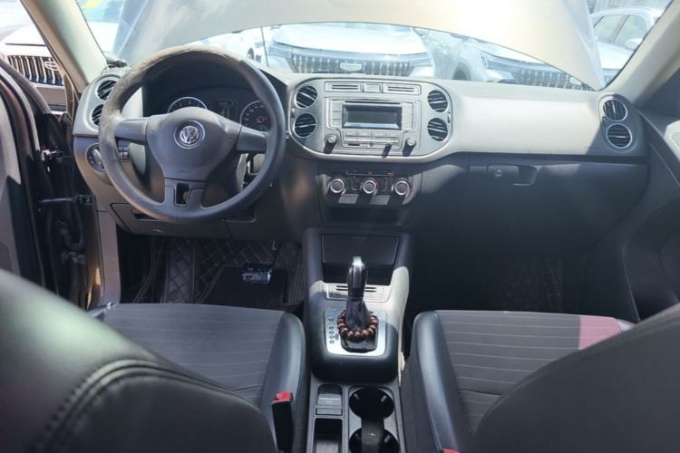 Used Volkswagen Tiguan 2015 1.8TSI Automatic Two-Wheel Drive Trend Edition Center Console