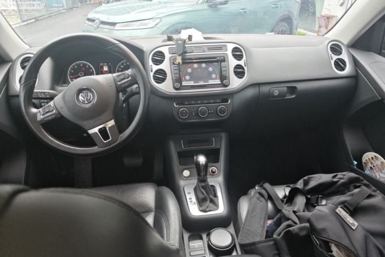 Used Volkswagen Tiguan 2015 1.8TSI Automatic Two-Wheel Drive Luxury Model Center Console