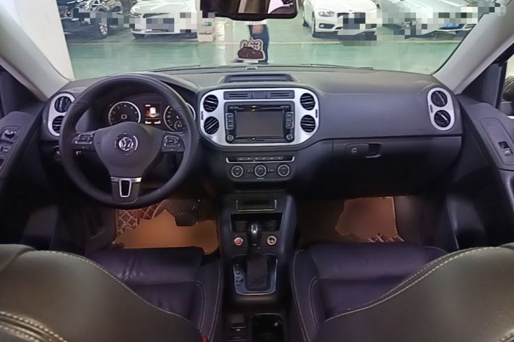 Used Volkswagen Tiguan 2015 1.8TSI Automatic Two-Wheel Drive Luxury Model Center Console