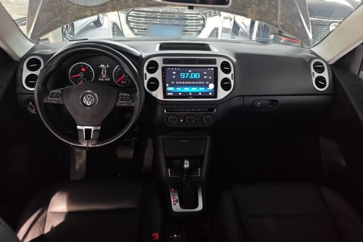 Used Volkswagen Tiguan 2015 1.8TSI Automatic Two-Wheel Drive Comfort Edition Center Console