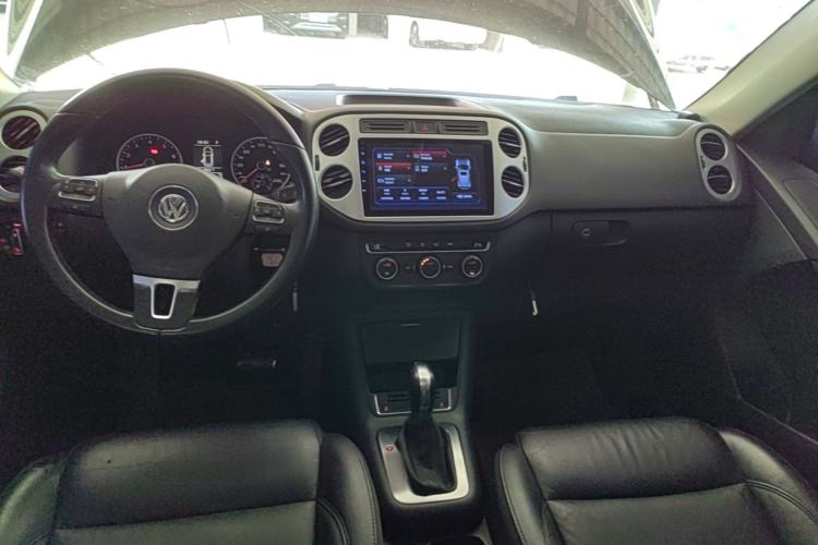 Used Volkswagen Tiguan 2015 1.8TSI Automatic Two-Wheel Drive Comfort Edition Center Console