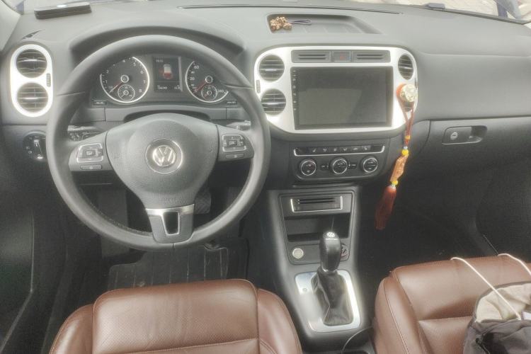Used Volkswagen Tiguan 2015 1.8TSI Automatic Two-Wheel Drive Luxury Model Center Console