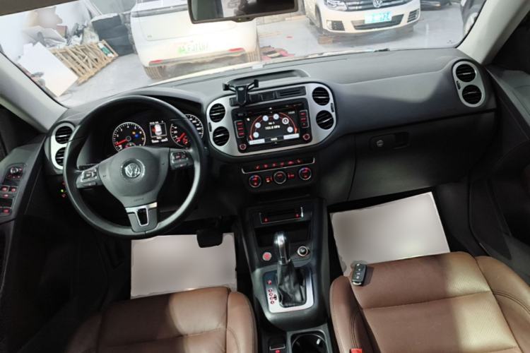 Used Volkswagen Tiguan 2015 1.8TSI Automatic Two-Wheel Drive Luxury Model Center Console