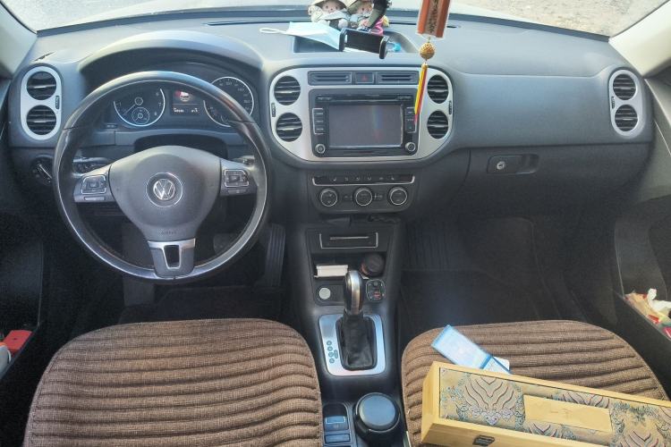 Used Volkswagen Tiguan 2015 1.8TSI Automatic Two-Wheel Drive Luxury Model Center Console