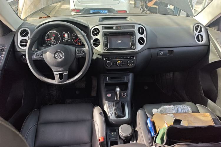 Used Volkswagen Tiguan 2015 1.8TSI Automatic Two-Wheel Drive Luxury Model Center Console
