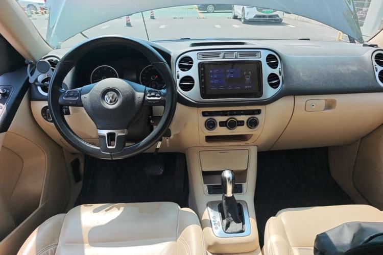 Used Volkswagen Tiguan 2015 1.8TSI Automatic Two-Wheel Drive Comfort Edition Center Console
