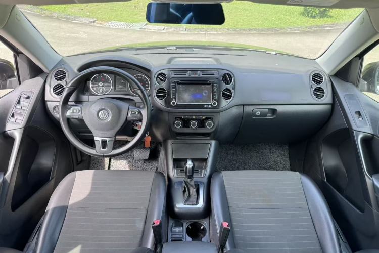 Used Volkswagen Tiguan 2015 1.8TSI Automatic Two-Wheel Drive Trend Edition Center Console