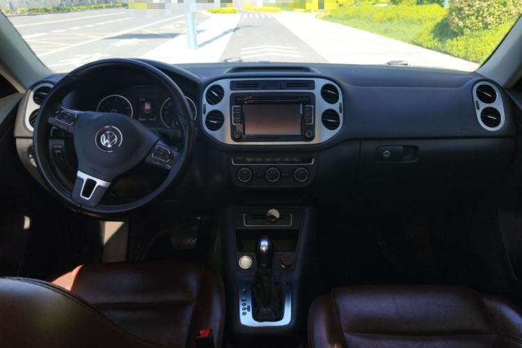 Used Volkswagen Tiguan 2015 1.8TSI Automatic Two-Wheel Drive Luxury Model Center Console