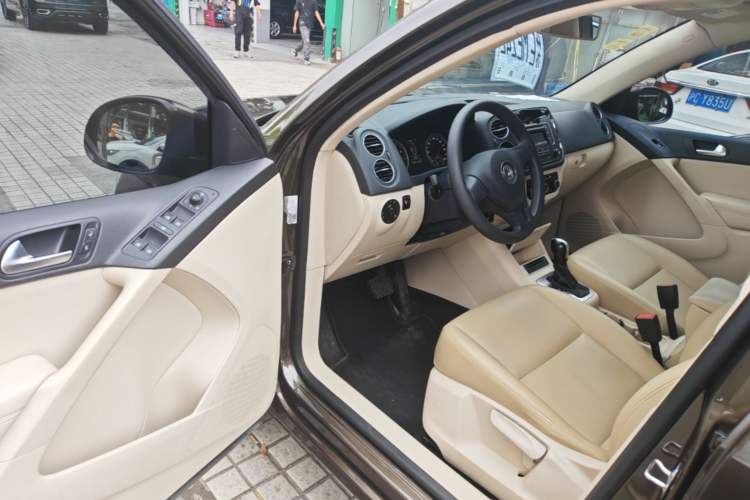 Used Volkswagen Tiguan 2015 1.8TSI Automatic Two-Wheel Drive Trend Edition Driver Seat