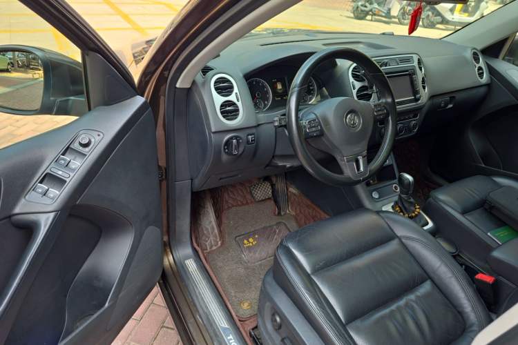 Used Volkswagen Tiguan 2015 1.8TSI Automatic All-Wheel-Drive Luxury Model Driver Seat