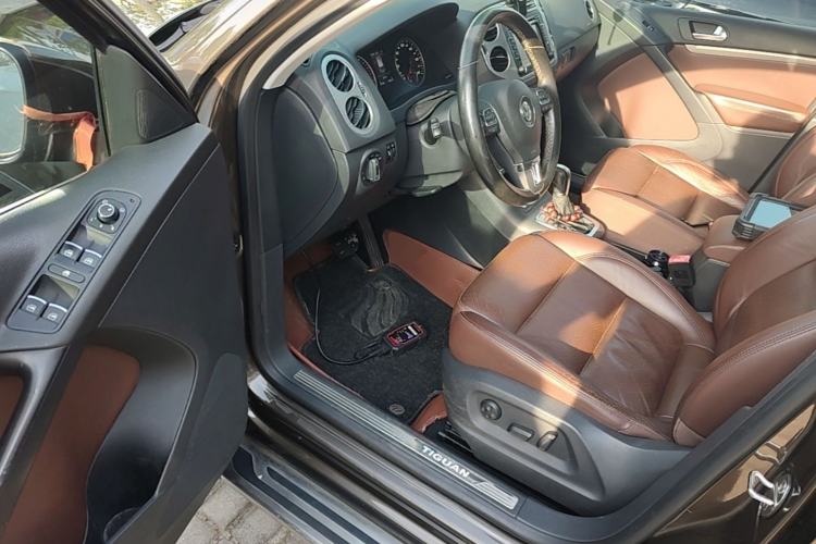 Used Volkswagen Tiguan 2015 1.8TSI Automatic All-Wheel-Drive Luxury Model Driver Seat