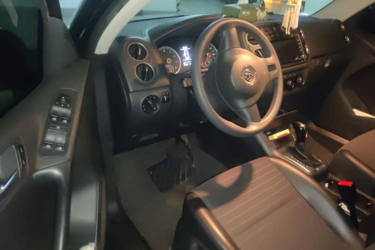 Used Volkswagen Tiguan 2015 1.8TSI Automatic Two-Wheel Drive Comfort Edition Driver Seat
