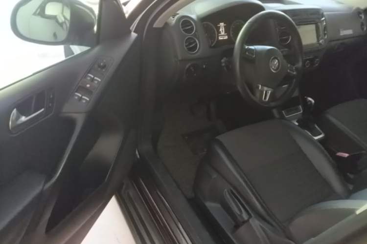 Used Volkswagen Tiguan 2015 1.8TSI Automatic Two-Wheel Drive Trend Edition Driver Seat