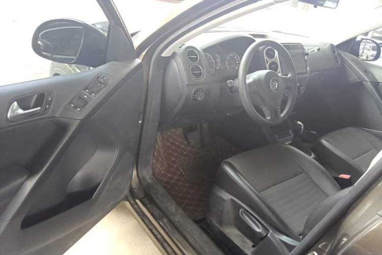 Used Volkswagen Tiguan 2015 1.8TSI Automatic Two-Wheel Drive Trend Edition Driver Seat