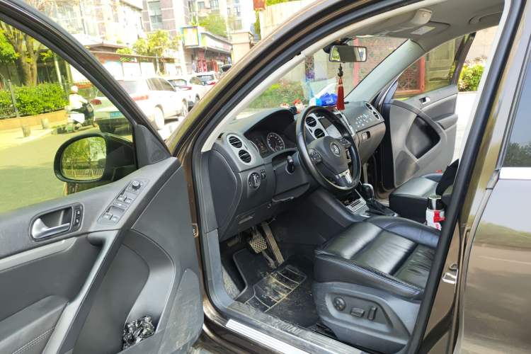 Used Volkswagen Tiguan 2015 1.8TSI Automatic All-Wheel Drive Comfort Edition Driver Seat