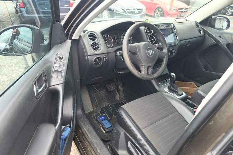 Used Volkswagen Tiguan 2015 1.8TSI Automatic Two-Wheel Drive Trend Edition Driver Seat