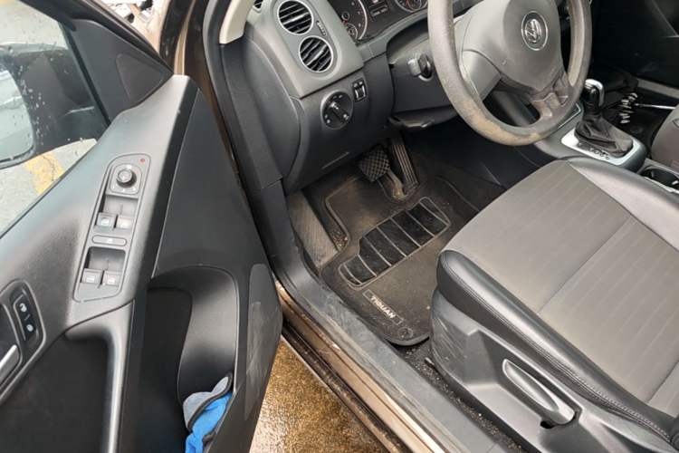 Used Volkswagen Tiguan 2015 1.8TSI Automatic Two-Wheel Drive Trend Edition Driver Seat