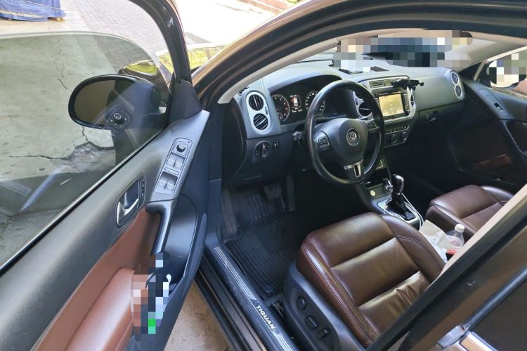 Used Volkswagen Tiguan 2015 2.0 TSI Automatic All-Wheel Drive Luxury Edition Driver Seat