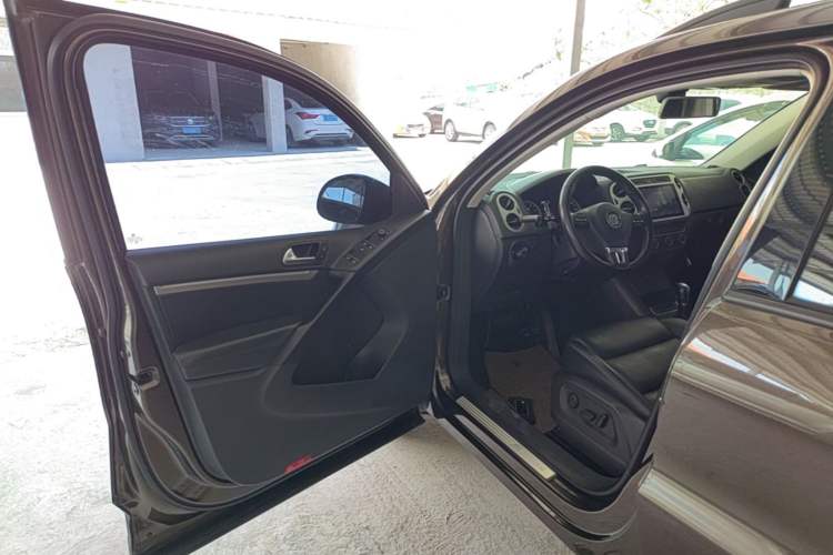 Used Volkswagen Tiguan 2015 1.8TSI Automatic Two-Wheel Drive Comfort Edition Driver Seat