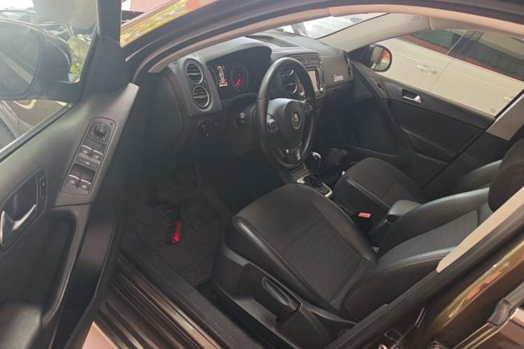Used Volkswagen Tiguan 2015 1.8TSI Automatic Two-Wheel Drive Trend Edition Driver Seat