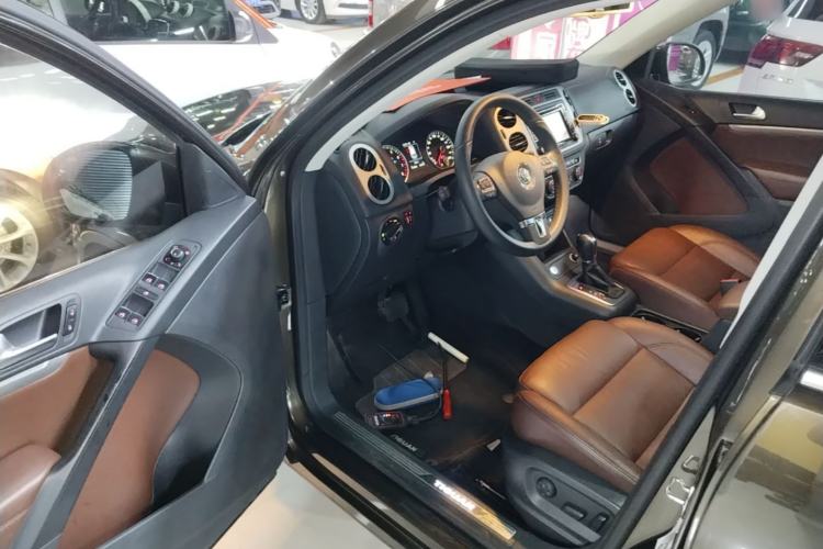 Used Volkswagen Tiguan 2015 1.8TSI Automatic All-Wheel-Drive Luxury Model Driver Seat