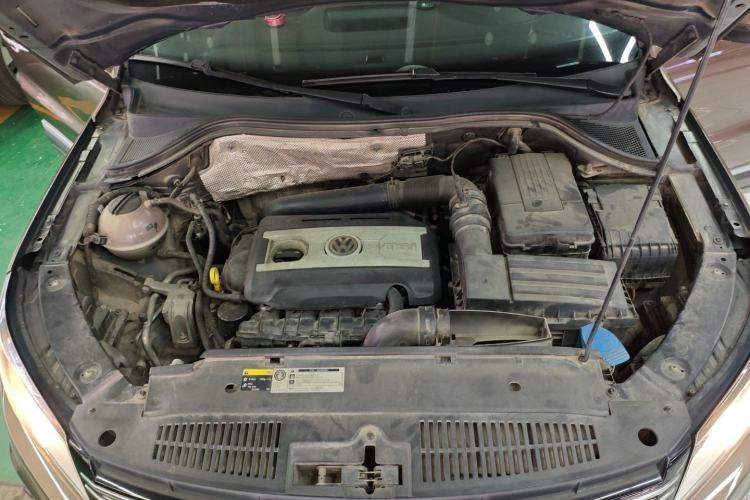 Used Volkswagen Tiguan 2015 2.0 TSI Comfort Edition Engine Bay