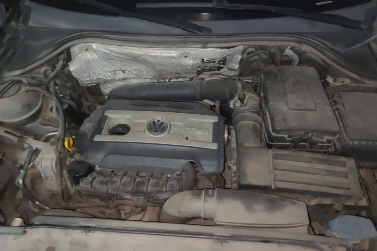 Used Volkswagen Tiguan 2015 1.8TSI Automatic Two-Wheel Drive Luxury Model Engine Bay