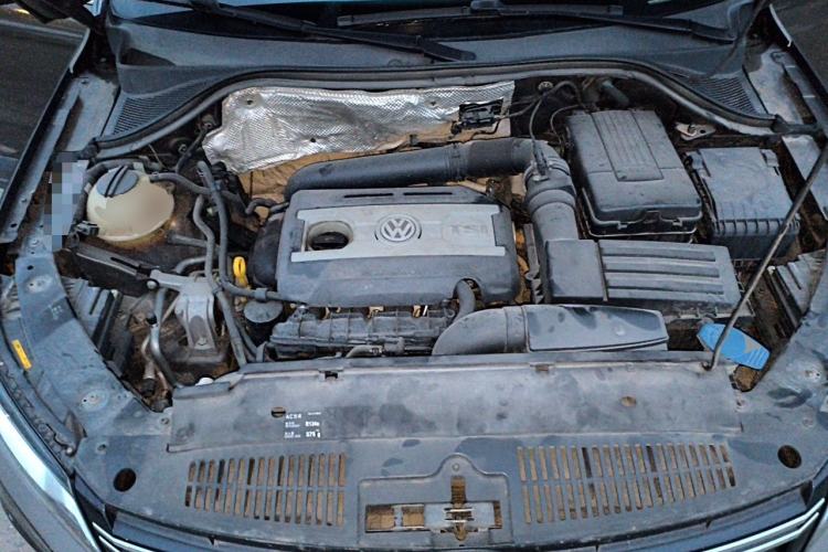 Used Volkswagen Tiguan 2015 1.8TSI Automatic Two-Wheel Drive Trend Edition Engine Bay