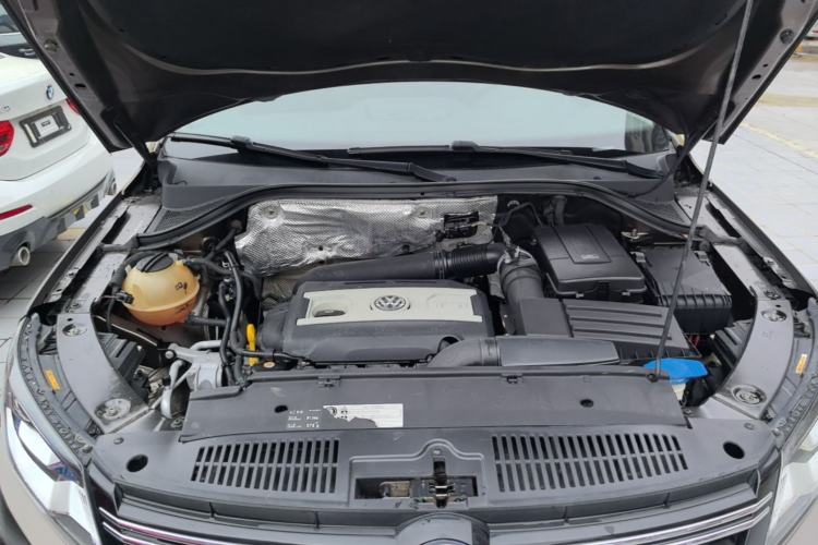 Used Volkswagen Tiguan 2015 1.8TSI Automatic Two-Wheel Drive Trend Edition Engine Bay
