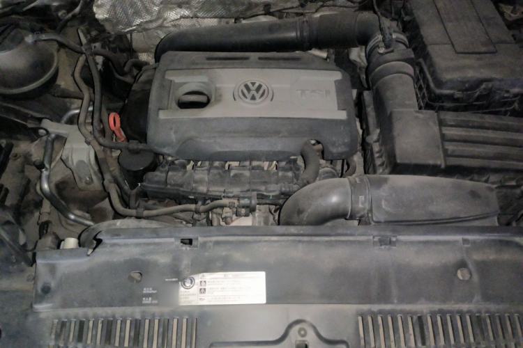 Used Volkswagen Tiguan 2015 1.8TSI Automatic Two-Wheel Drive Comfort Edition Engine Bay