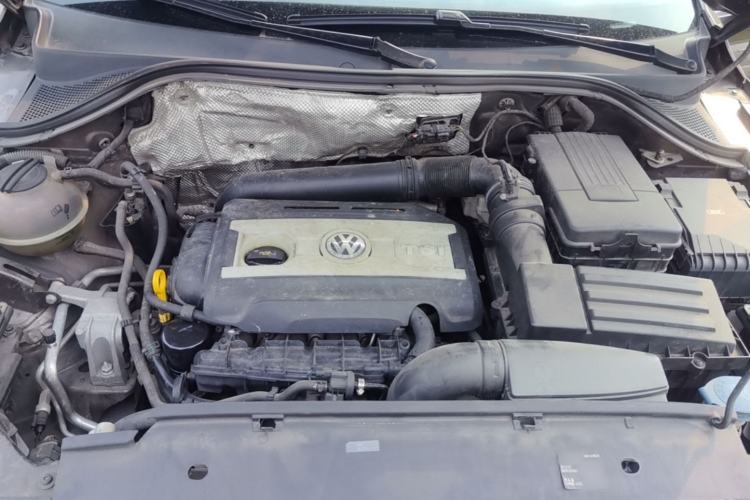 Used Volkswagen Tiguan 2015 1.8TSI Automatic Two-Wheel Drive Luxury Model Engine Bay
