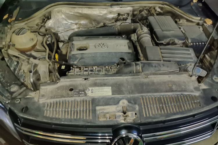 Used Volkswagen Tiguan 2015 1.8TSI Automatic Two-Wheel Drive Luxury Model Engine Bay
