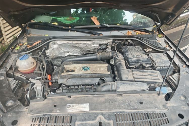 Used Volkswagen Tiguan 2015 1.8TSI Automatic Two-Wheel Drive Luxury Model Engine Bay