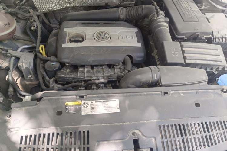 Used Volkswagen Tiguan 2015 2.0 TSI Comfort Edition Engine Bay