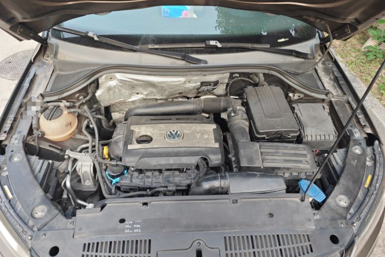 Used Volkswagen Tiguan 2015 1.8TSI Automatic Two-Wheel Drive Luxury Model Engine Bay
