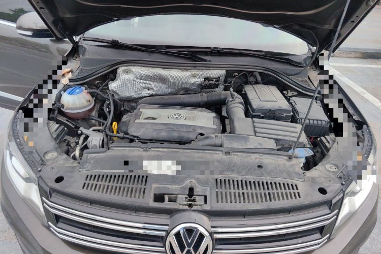 Used Volkswagen Tiguan 2015 1.8TSI Automatic Two-Wheel Drive Luxury Model Engine Bay