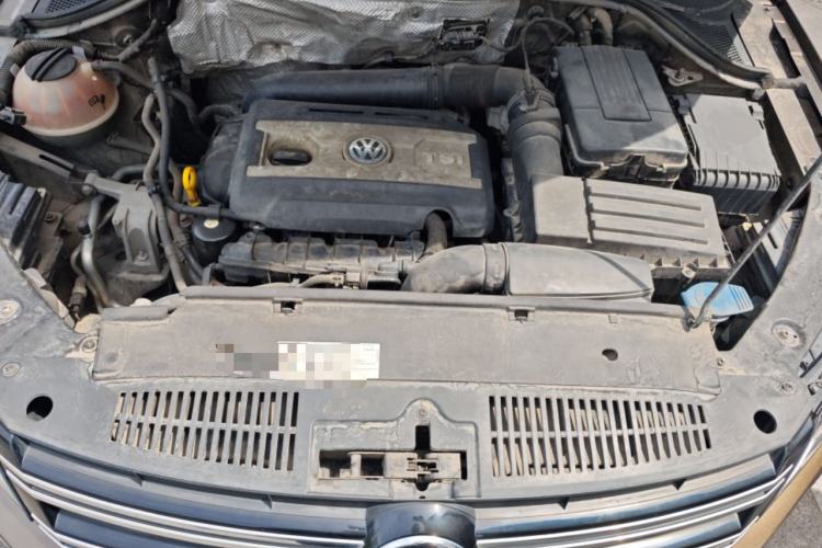 Used Volkswagen Tiguan 2015 1.8TSI Automatic Two-Wheel Drive Luxury Model Engine Bay