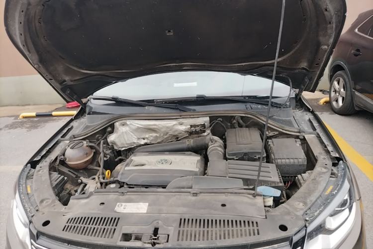 Used Volkswagen Tiguan 2015 1.8TSI Automatic Two-Wheel Drive Comfort Edition Engine Bay