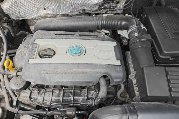 Used Volkswagen Tiguan 2015 1.8TSI Automatic Two-Wheel Drive Comfort Edition Engine Bay
