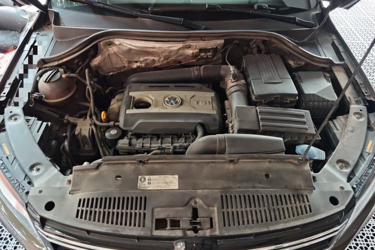 Used Volkswagen Tiguan 2015 1.8TSI Automatic Two-Wheel Drive Comfort Edition Engine Bay