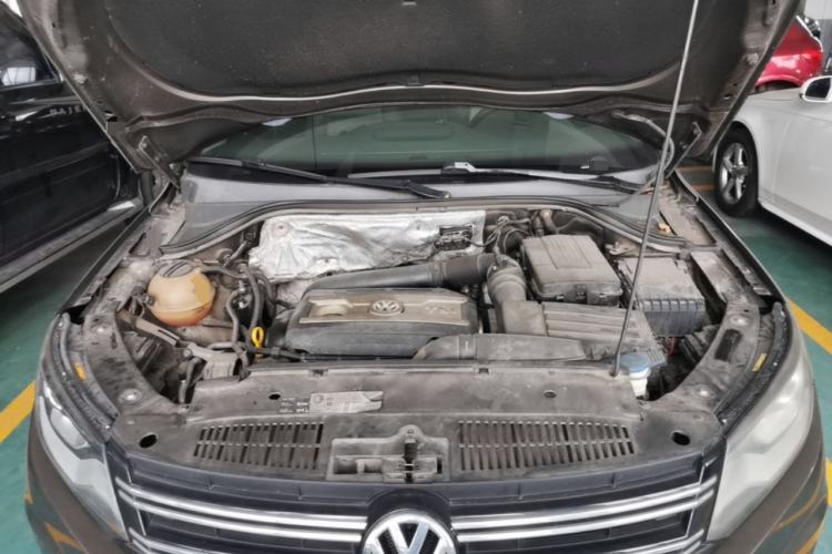 Used Volkswagen Tiguan 2015 1.8TSI Automatic Two-Wheel Drive Luxury Model Engine Bay