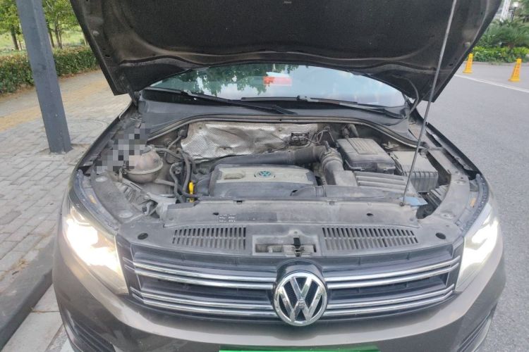 Used Volkswagen Tiguan 2015 1.8TSI Automatic Two-Wheel Drive Luxury Model Engine Bay