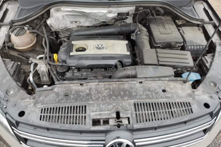 Used Volkswagen Tiguan 2015 1.8TSI Automatic Two-Wheel Drive Luxury Model Engine Bay