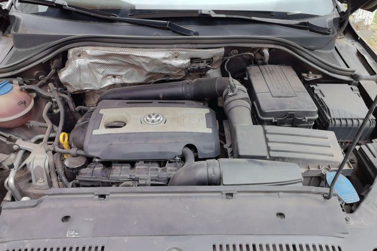 Used Volkswagen Tiguan 2015 1.8TSI Automatic Two-Wheel Drive Luxury Model Engine Bay