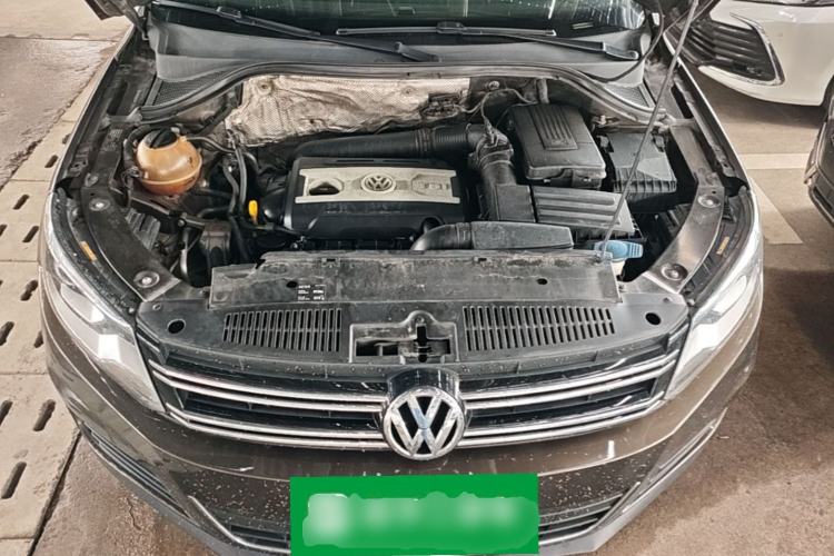 Used Volkswagen Tiguan 2015 1.8TSI Automatic Two-Wheel Drive Luxury Model Engine Bay