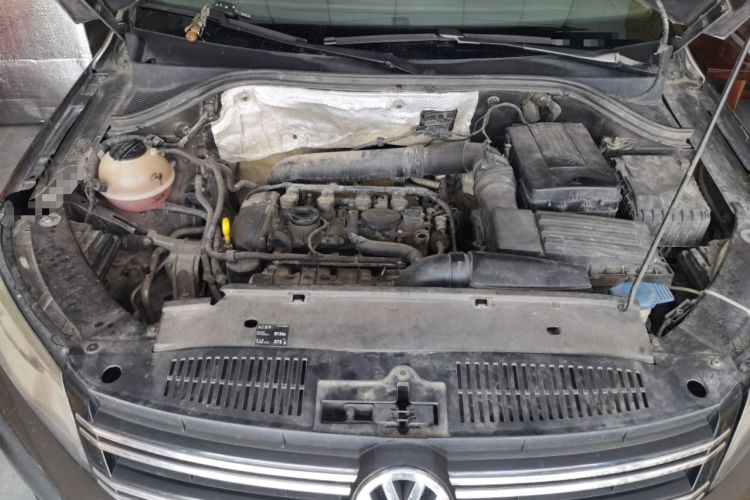 Used Volkswagen Tiguan 2015 1.8TSI Automatic Two-Wheel Drive Trend Edition Engine Bay