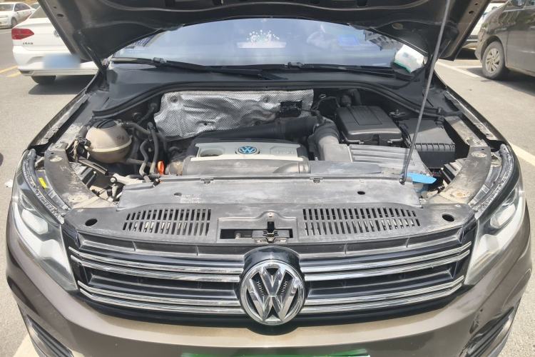 Used Volkswagen Tiguan 2015 1.8TSI Automatic Two-Wheel Drive Luxury Model Engine Bay