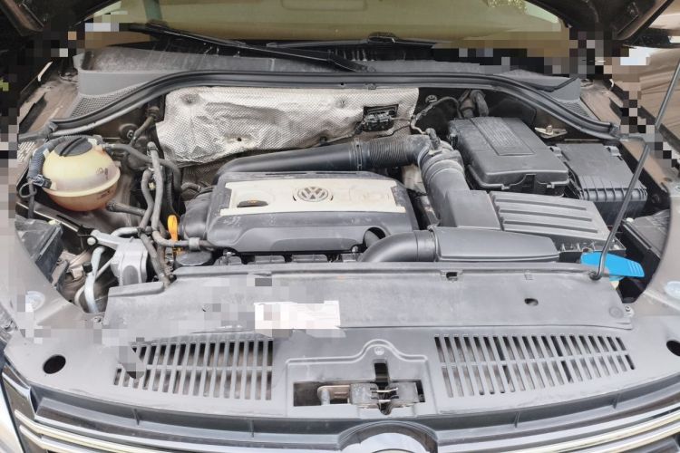 Used Volkswagen Tiguan 2015 2.0 TSI Automatic All-Wheel Drive Flagship Edition Engine Bay