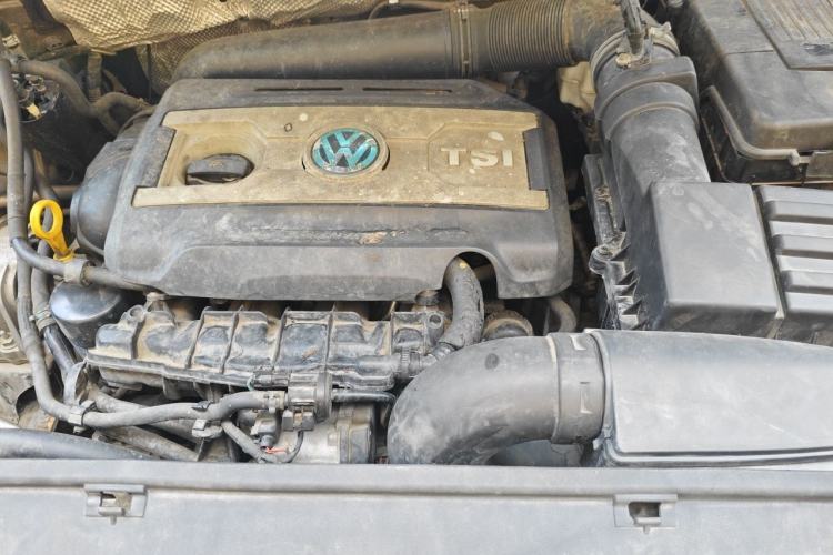 Used Volkswagen Tiguan 2015 1.8TSI Automatic Two-Wheel Drive Trend Edition Engine Bay